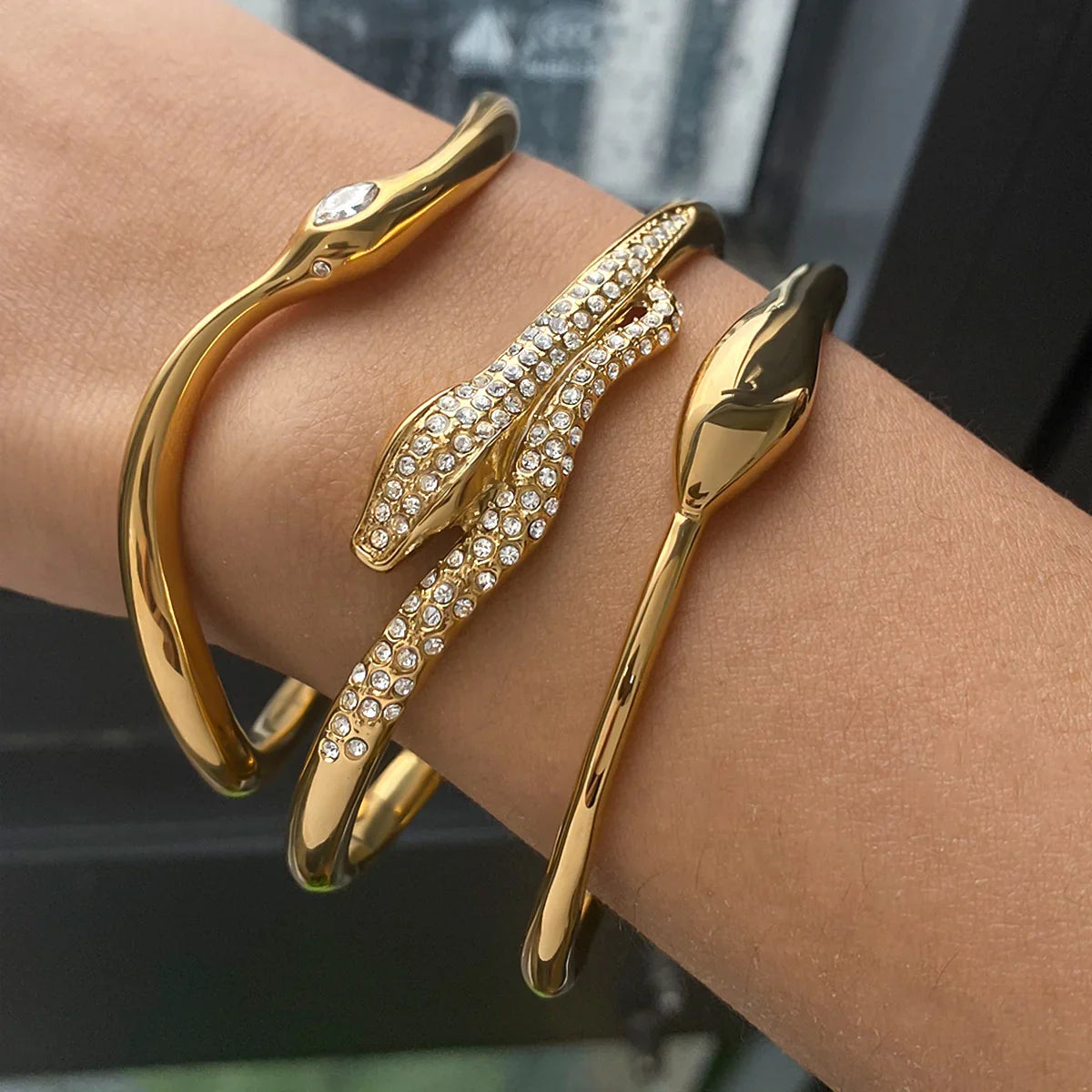 [Topon]Rosalee Serpentine Diamond Bangle
